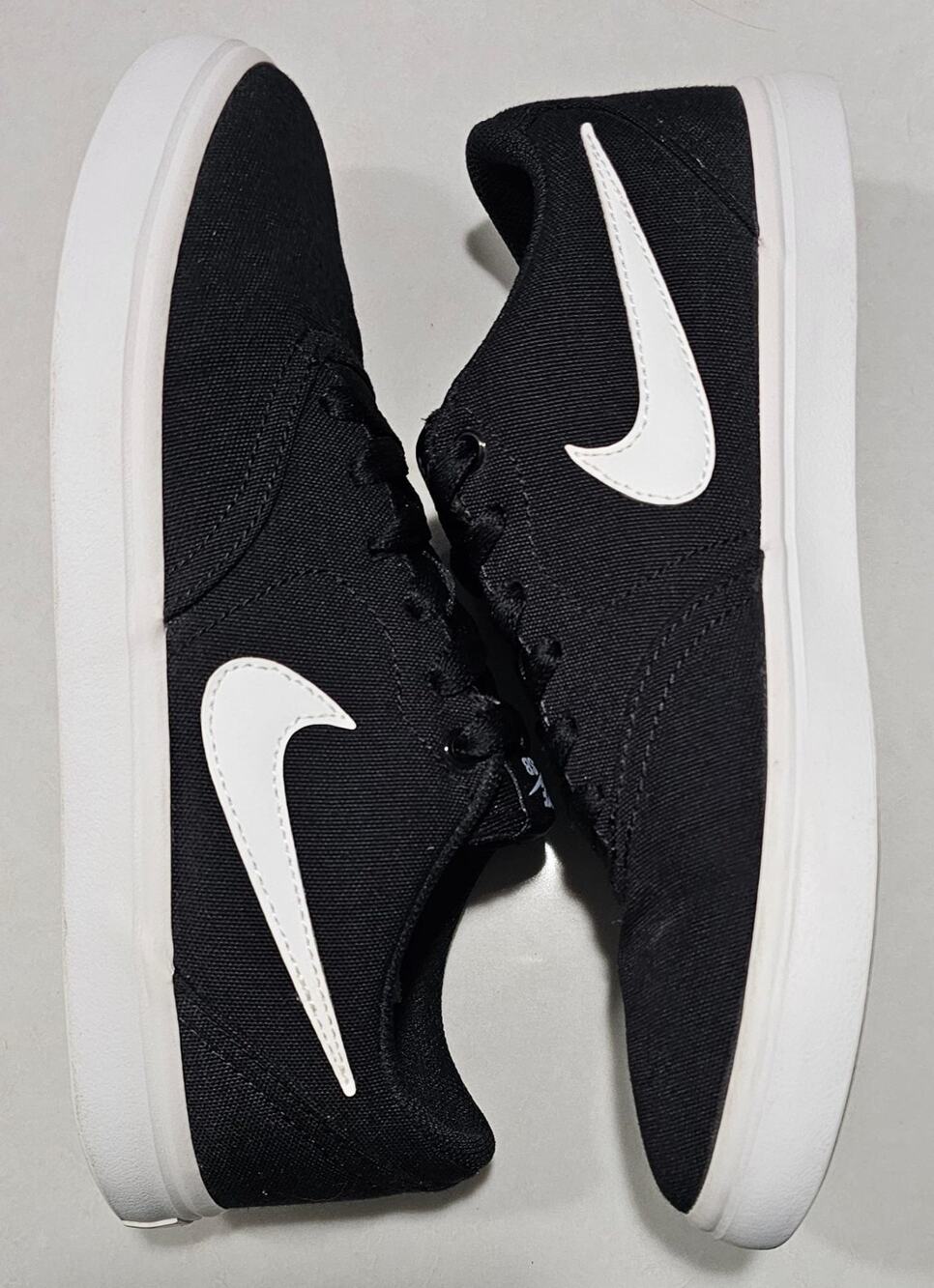 Nike SB Check Solar Canvas Skate Shoes Black White Men’s Size 8 Sneakers 921463-
